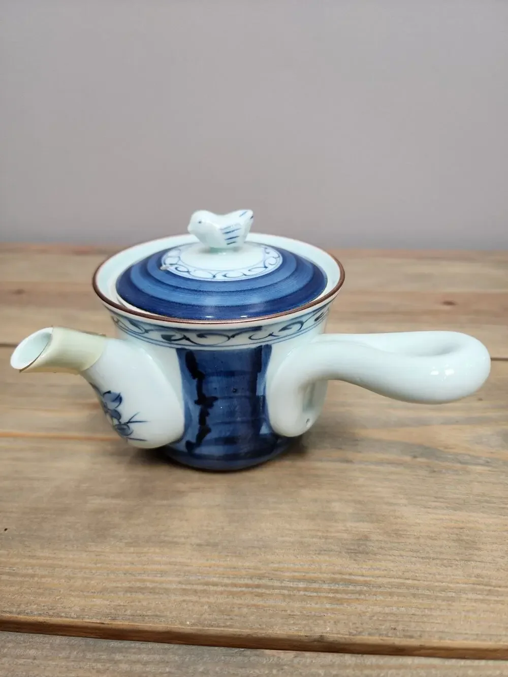 Japanese Arita-Yaki Tea Pot Blue Floral Bird Design Nishinihon-tohki Co.
